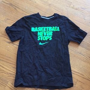 nike basketball t shirt